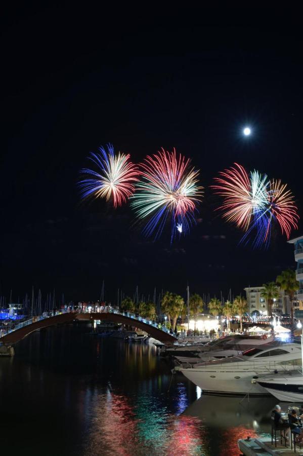 Port-frejus, Le Consul, 2 Pieces Climatise, Terrasse & Parking Appartement Fréjus